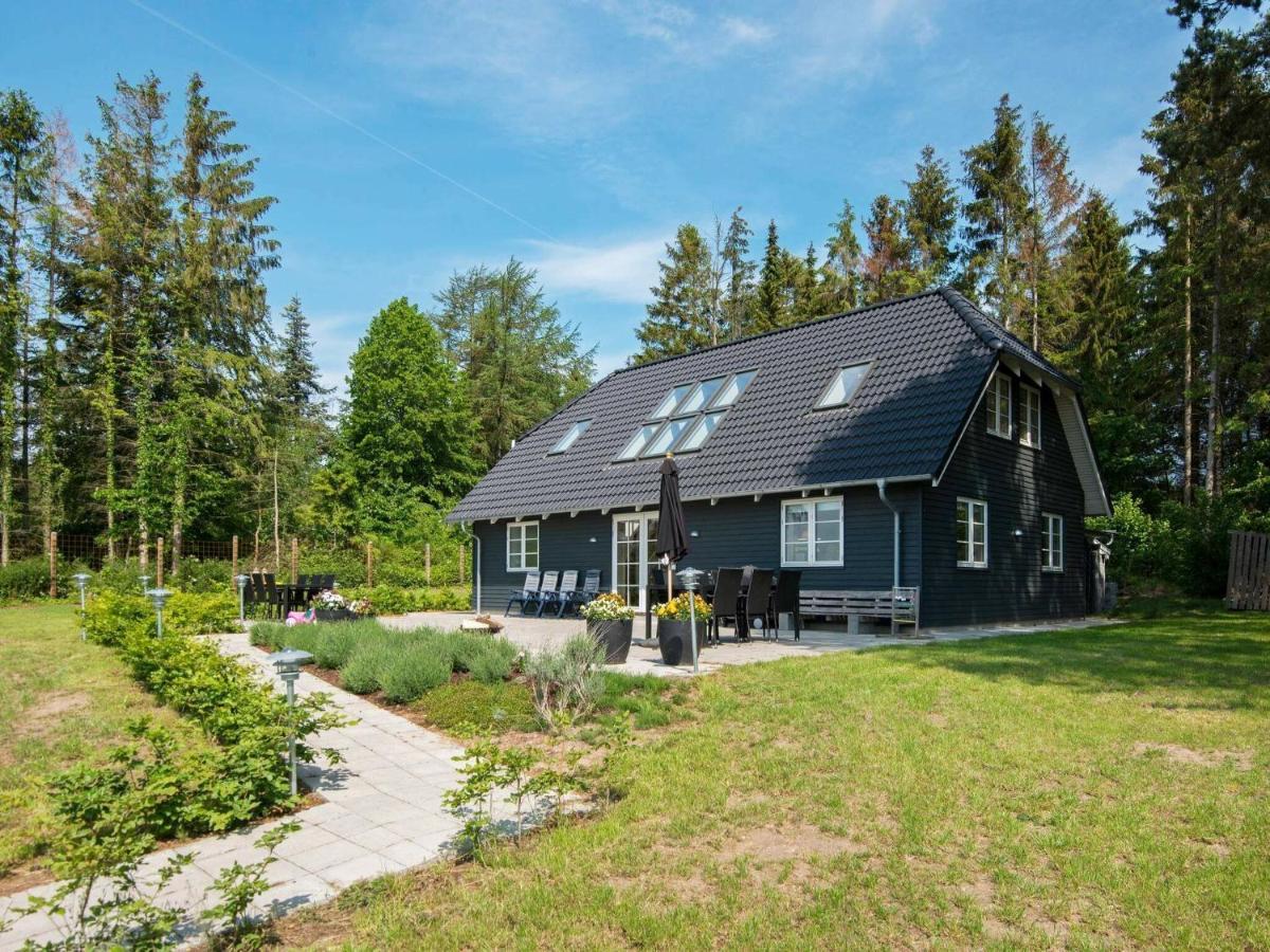 10 Person Holiday Home In Glesborg 객실 사진