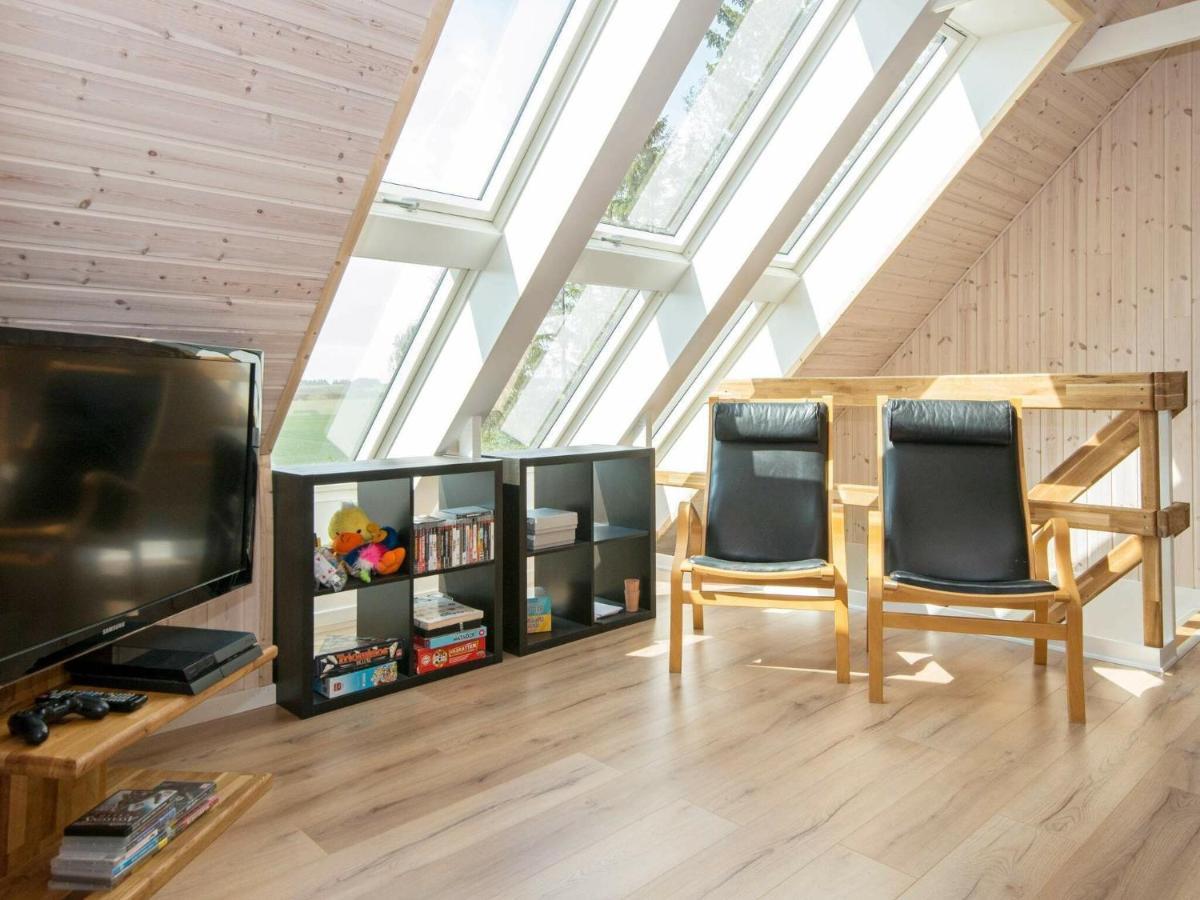 10 Person Holiday Home In Glesborg 객실 사진