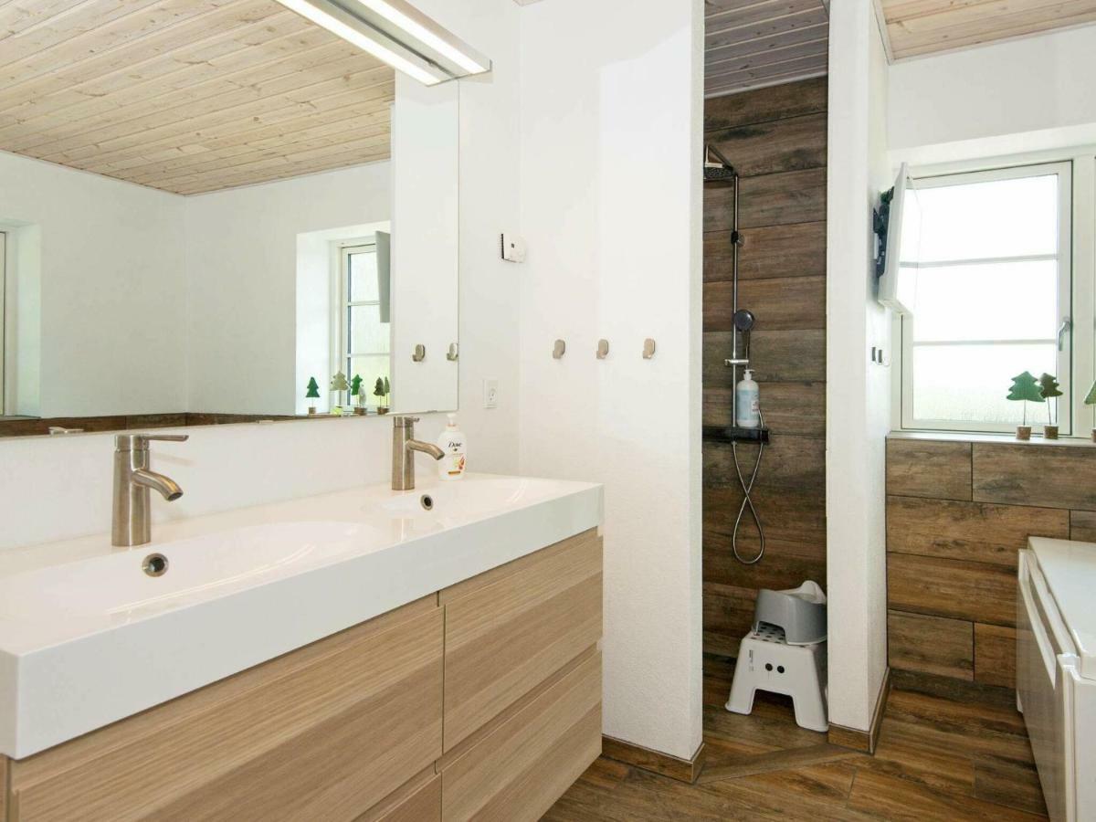 10 Person Holiday Home In Glesborg 외부 사진