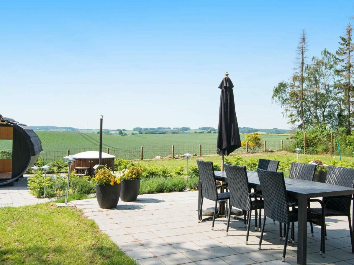 10 Person Holiday Home In Glesborg 외부 사진
